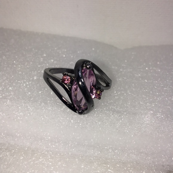 Jewelry - Pink Gunmetal Swirl Ring Size 10 (006).